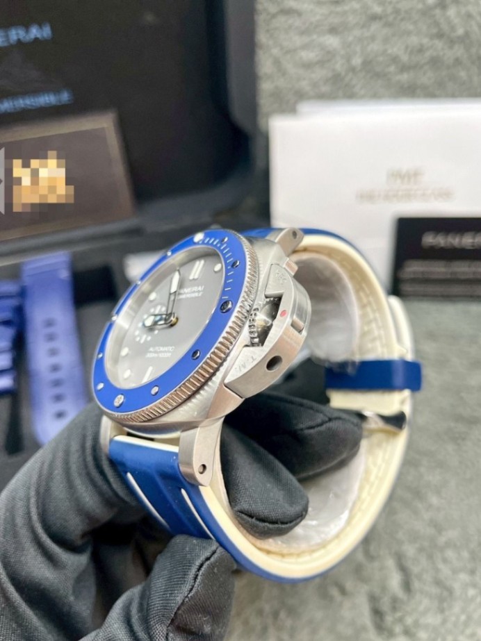 Panerai Submersible Grey Dial 42mm - Image 2