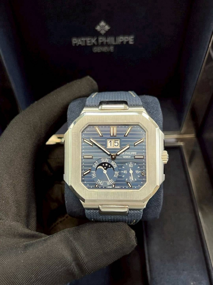 Patek Philippe Cubitus 5822P thumbnail 2