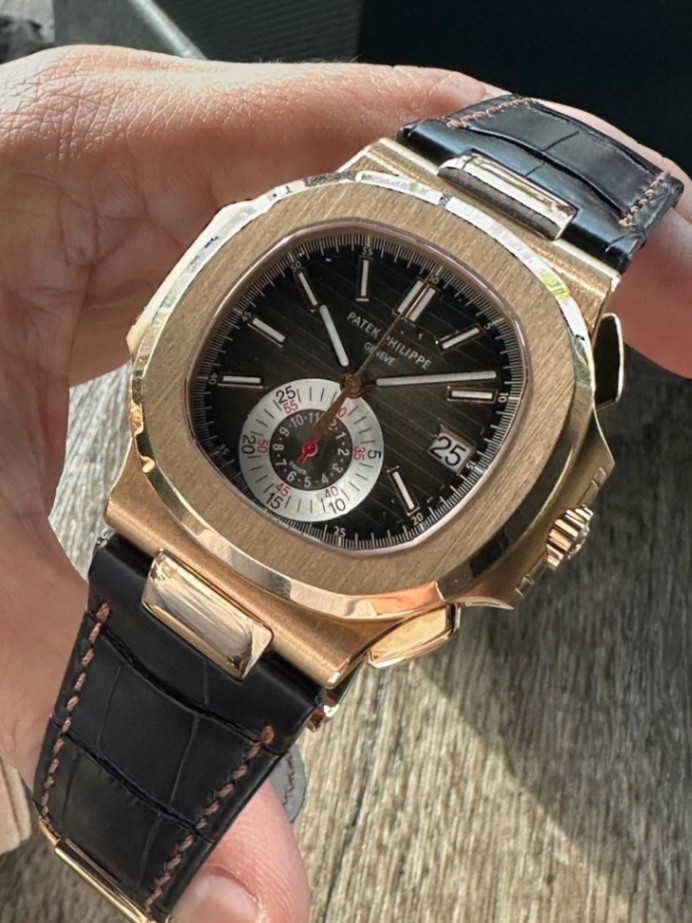 PATEK PHILIPPE Nautilus Chronograph 5980R-001 thumbnail 4
