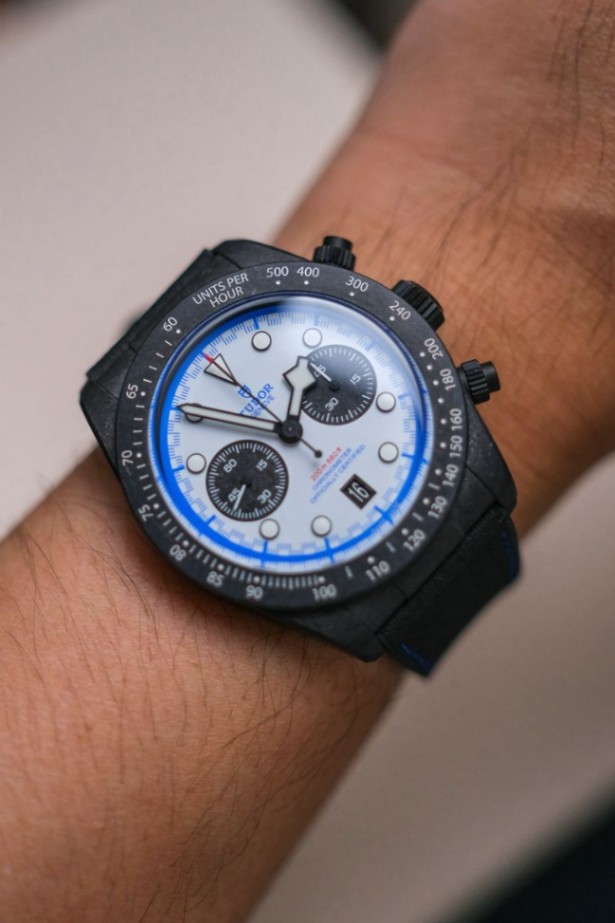 TUDOR Black Bay Chrono CARBON 25 Ref. 79377KN thumbnail 4
