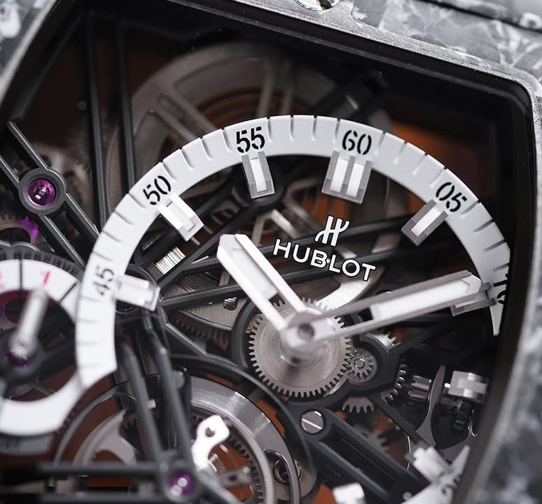 Hublot Tourbillon 5-day Carbon White Limited - Image 2