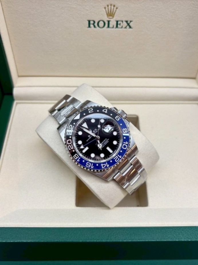 ROLEX GMT-Master II Batman Oyster 126710BLNR 5/2026