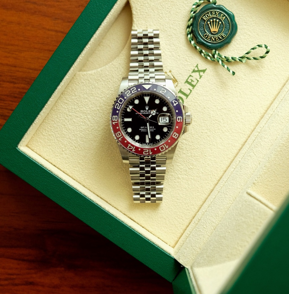 Rolex New GMT-Master II 126710BLRO ‘Pepsi’ Black Dial Jubilee 2026 40mm. thumbnail 2