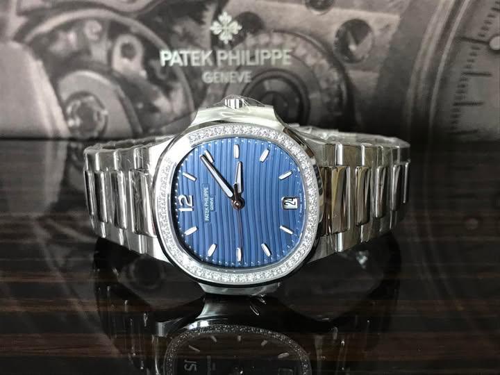 PATEK PHILIPPE Nautilus 7118/1200A-001