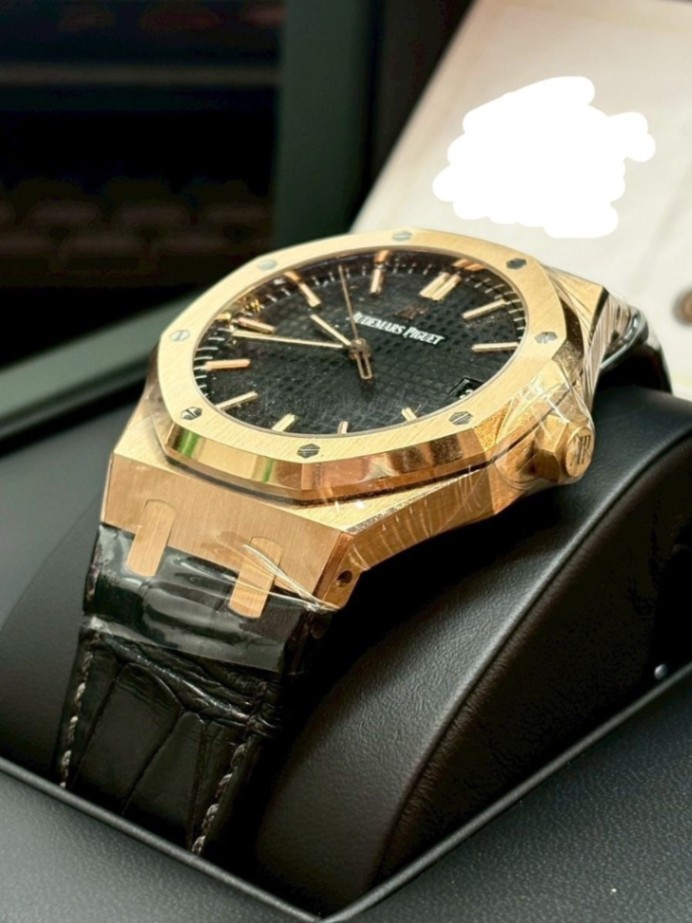 AUDEMARS PIGUET Royal Oak Black Dial 15500OR 41mm - Image 3