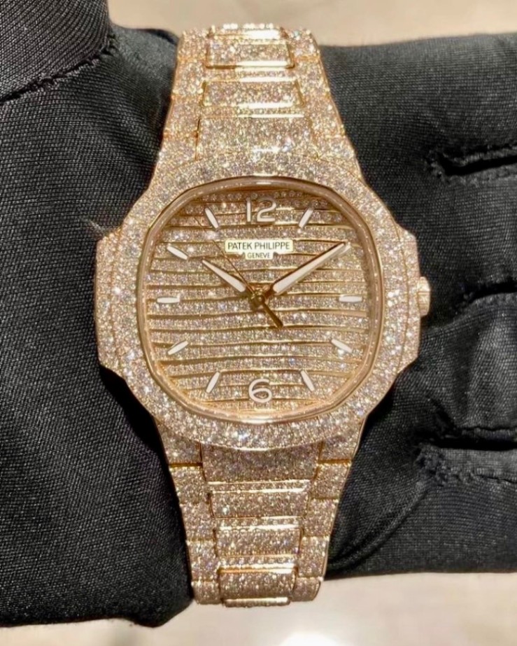 PATEK PHILIPPE NAUTILUS 7118/1450R - Image 1