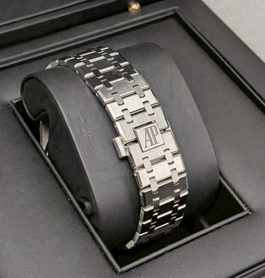 AP Royal Oak 26240ST Blue Dial 41mm - Image 4