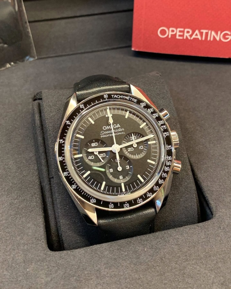 OMEGA Speedmaster Moonwatch Sapphire 310.32.42.50.01.002 42mm