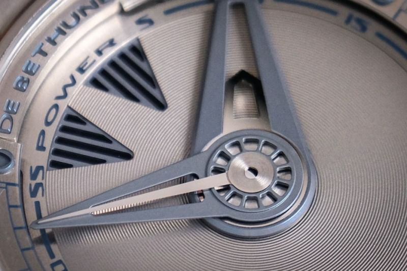 DB22 Titanium thumbnail 4