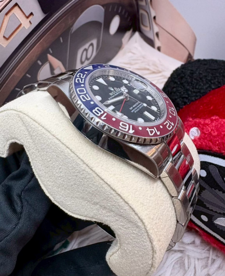 Used Like New GMT Master || Pepsi Oyster 40mm thumbnail 3