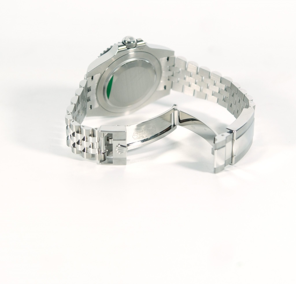 Rolex New GMT-Master II 126710GRNR ‘Bruce Wayne’ Black Dial Jubilee 2026 40mm. thumbnail 2
