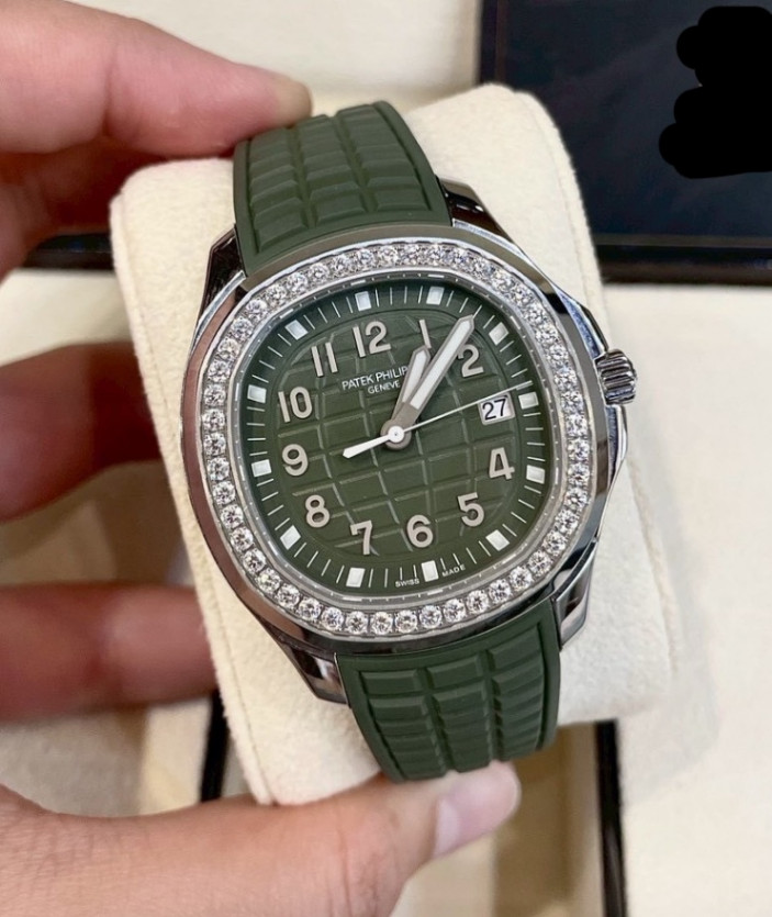 Patek Philippe Aquanaut 5267/200A Green - Image 2