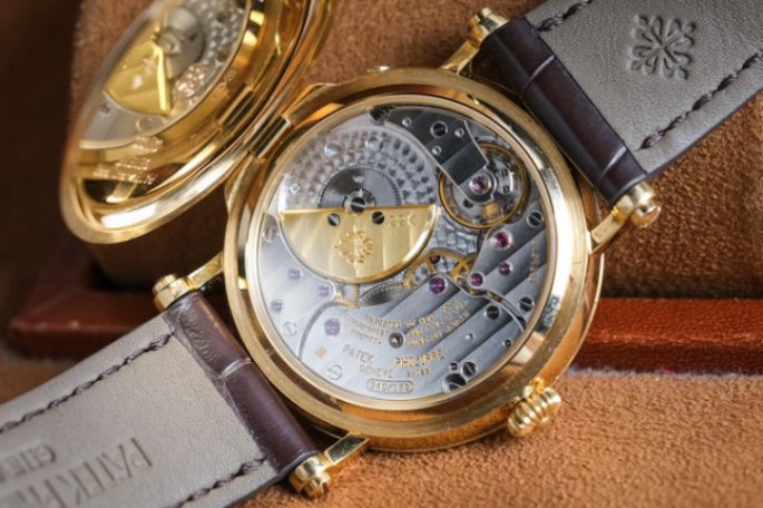 Patek Philippe Complications 18K Gold 5015J - Image 5