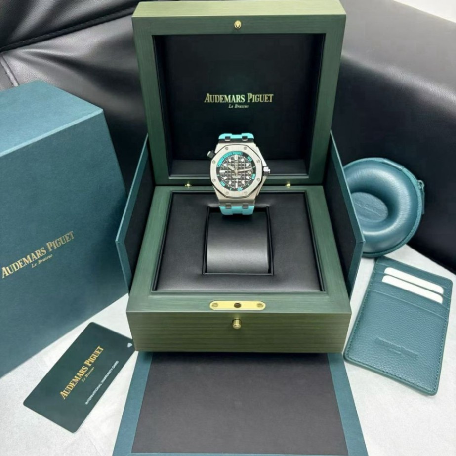 Audemars Piguet Royal Oak Offshore Diver  thumbnail 1