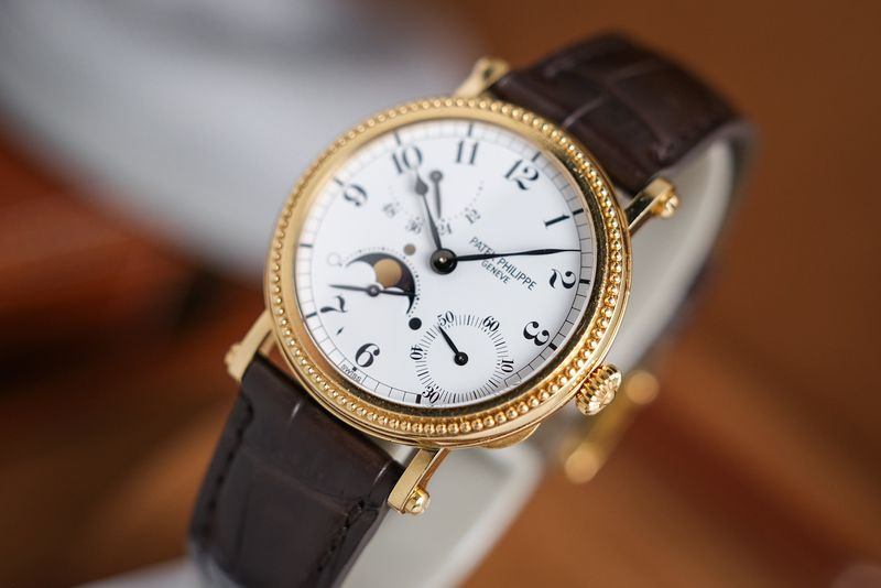 Patek Philippe Complications 18K Gold 5015J - Image 4