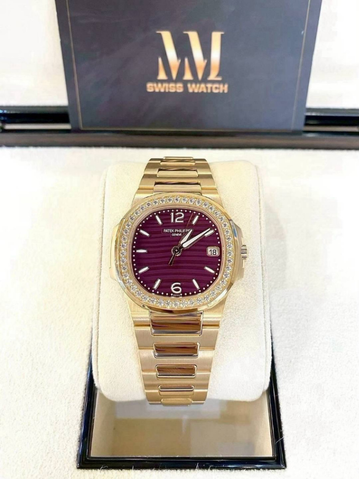 Patek Philippe Nautilus 7010/1R Purple Dial